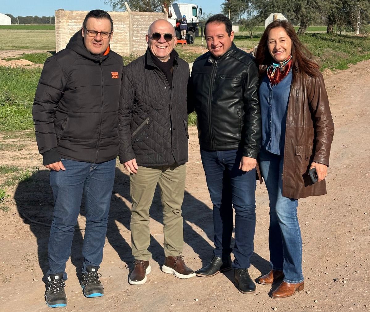 _Obras estratégicas para el sudoeste chaqueño_  *CONSTRUYEN NUEVA LÍNEA DE MEDIA TENSIÓN ENTRE VILLA ÁNGELA Y DU GRATY PARA ABASTECER DIRECTAMENTE A SANTA SYLVINA*