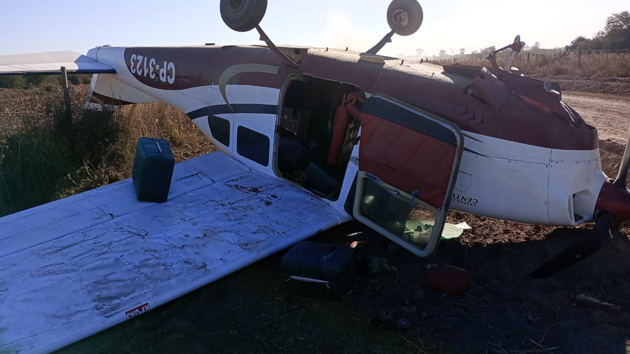 *La Policía del Chaco investiga la caída de una avioneta en la zona de Avia Terai*