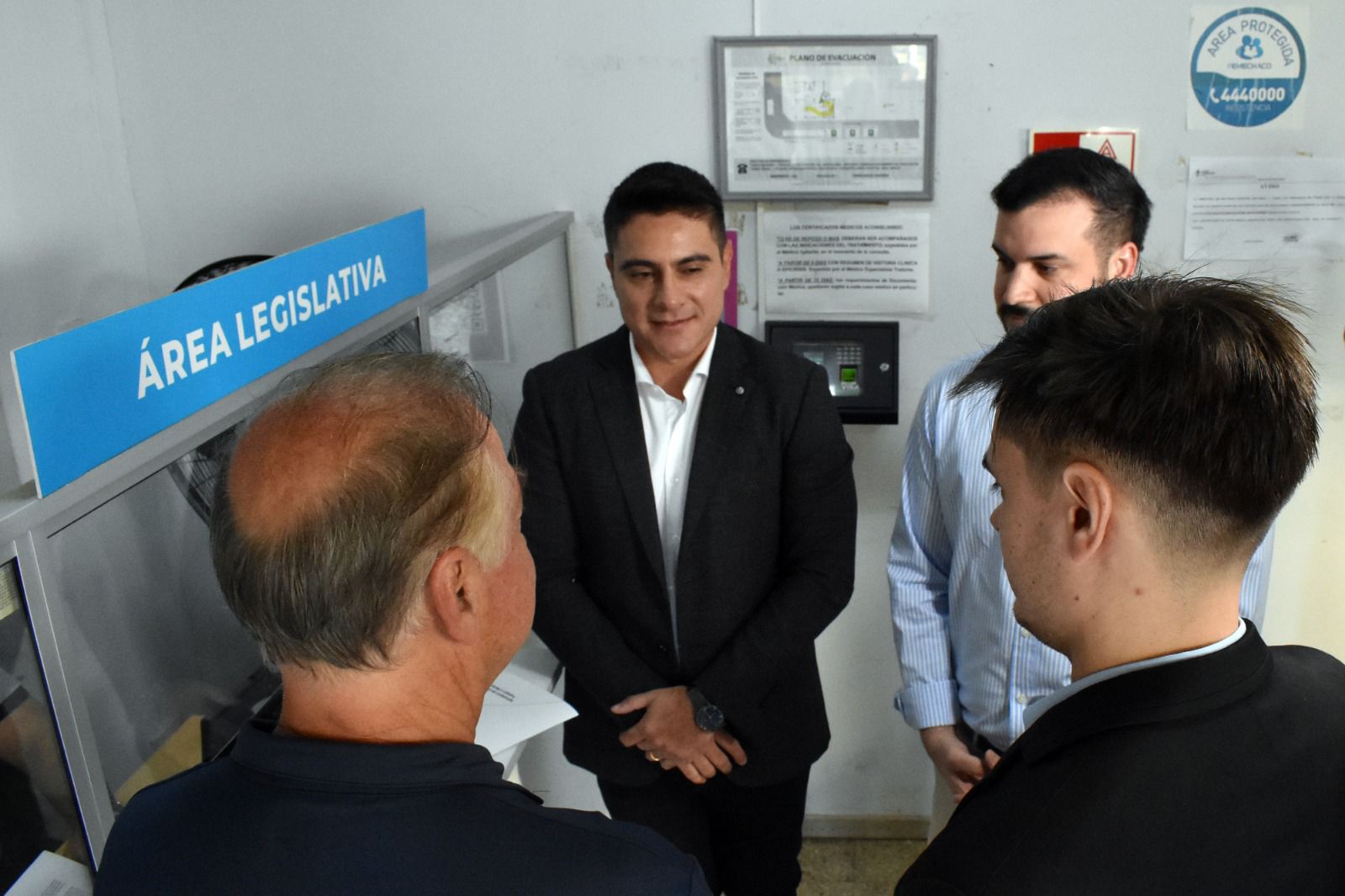 *LICENCIAS GREMIALES: &ldquo;NO HAY QUE PAGAR A QUIEN NO TRABAJA&rdquo; EXPRES&Oacute; EL MINISTRO FERRO*