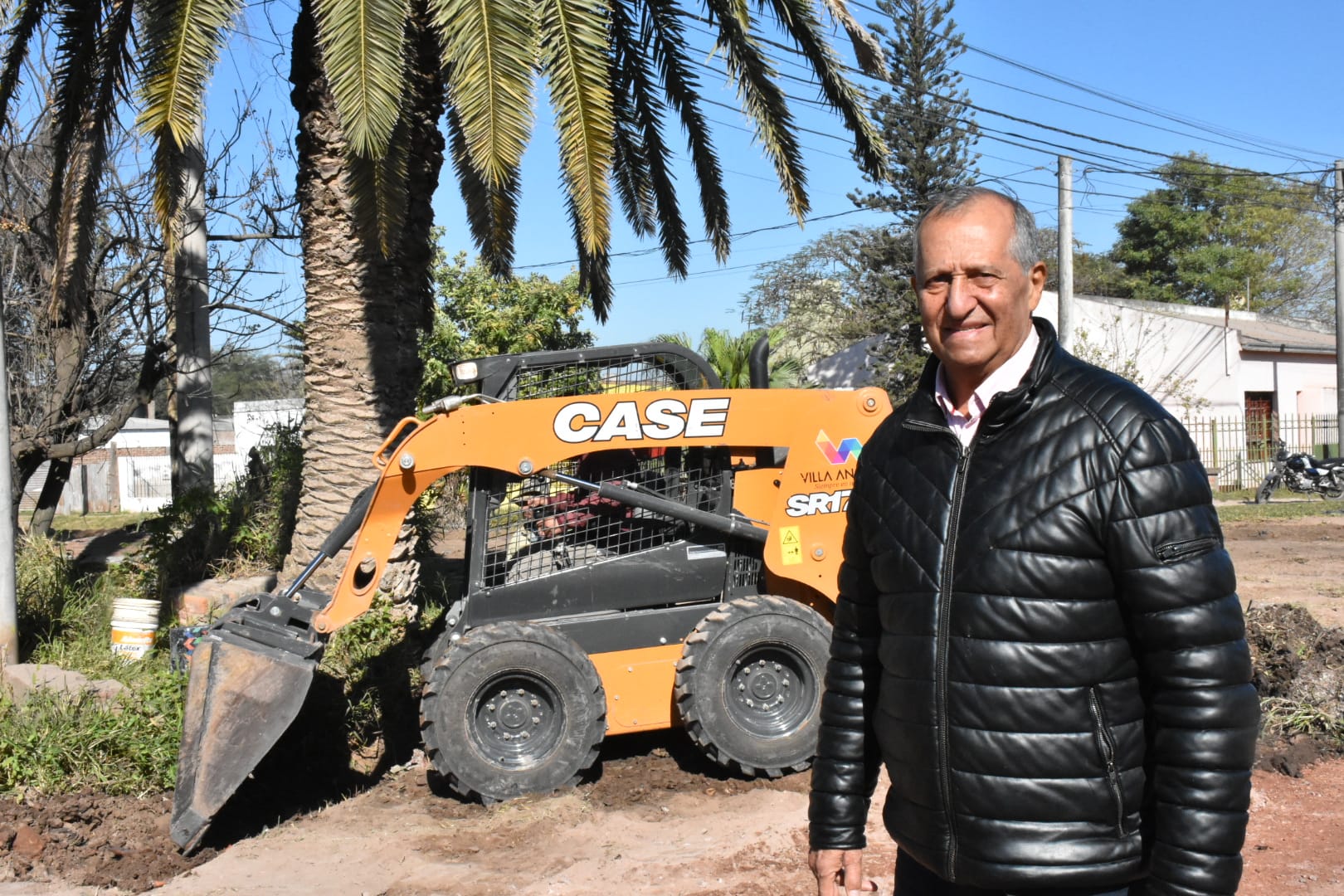 LA MUNICIPALIDAD DE VILLA ÁNGELA CONTINÚA CON LOS TRABAJOS DE PERFILADO EN EL BARRIO SUR