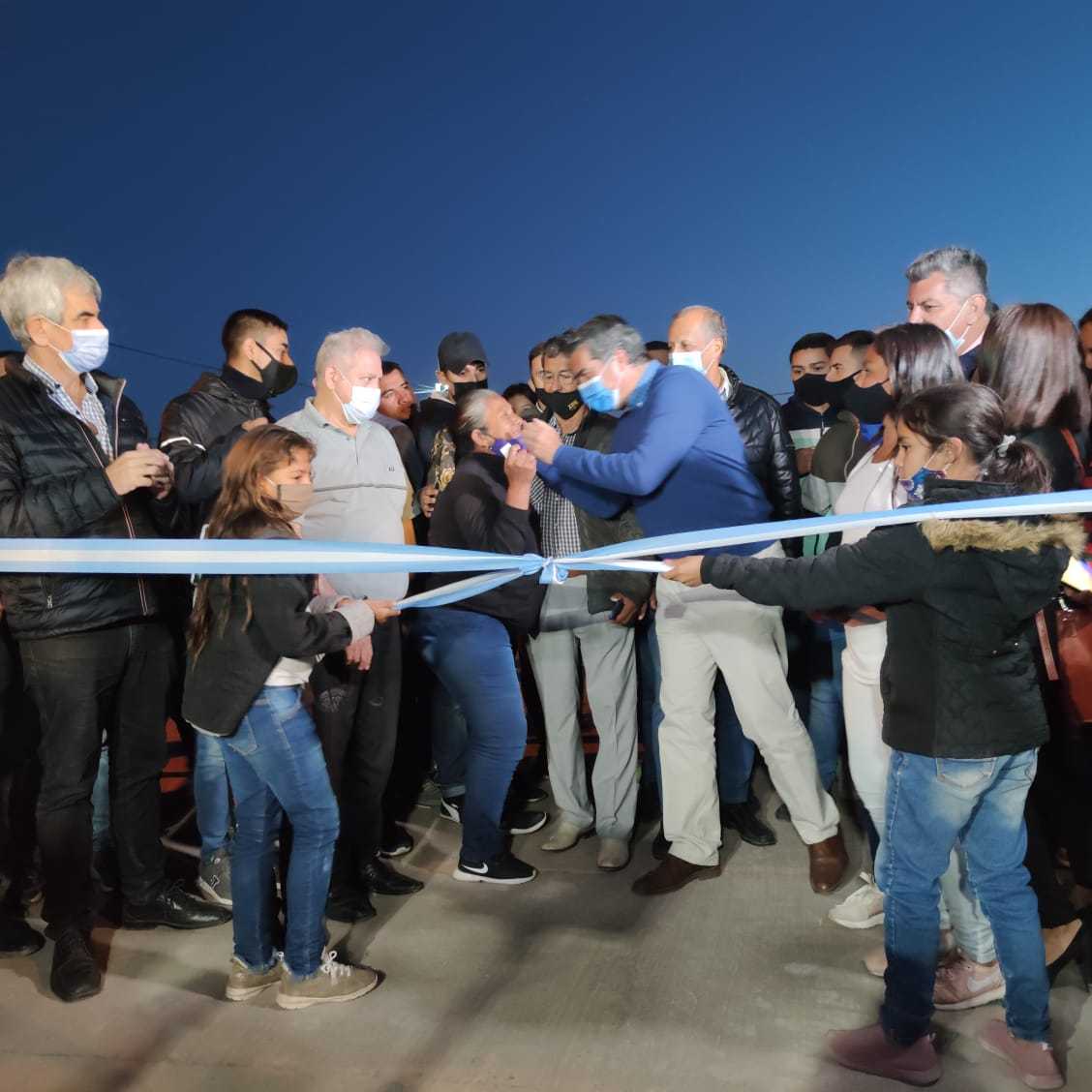 El gobierno inauguró 16 cuadras de pavimento en Villa Ángela