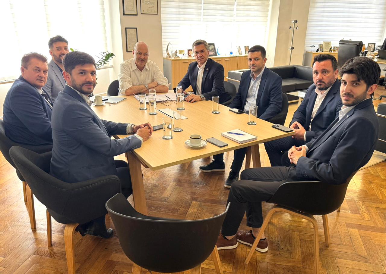 *ZDERO Y STURZENEGGER AVANZARON EN UNA AGENDA DE MODERNIZACI&Oacute;N Y FORTALECIMIENTO DEL SECTOR PRODUCTIVO*