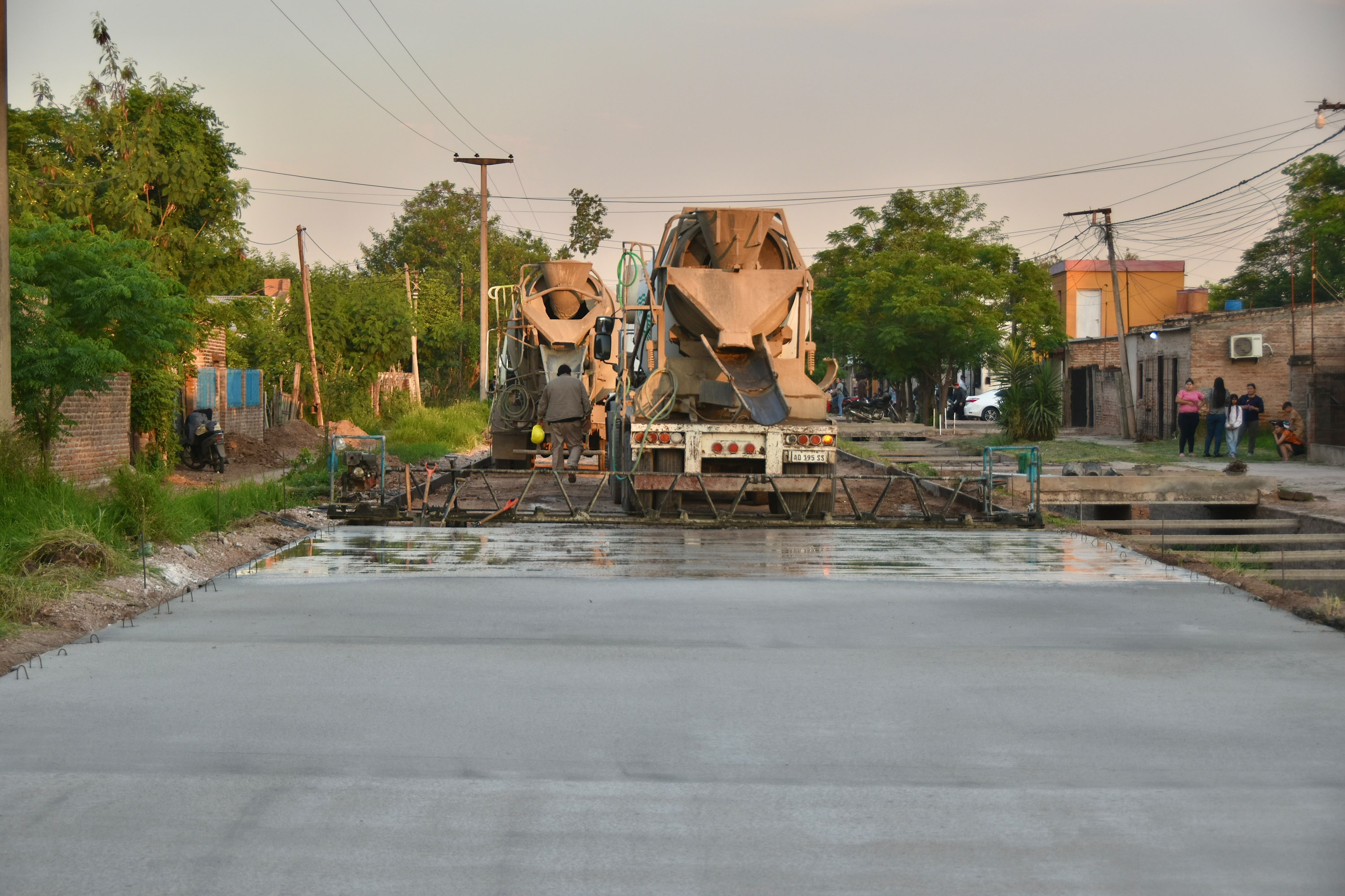 *PLAN 20 CUADRAS: CON PLANIFICACI&Oacute;N Y TRABAJO CONJUNTO, AVANZA EL PAVIMENTO EN S&Aacute;ENZ PE&Ntilde;A*