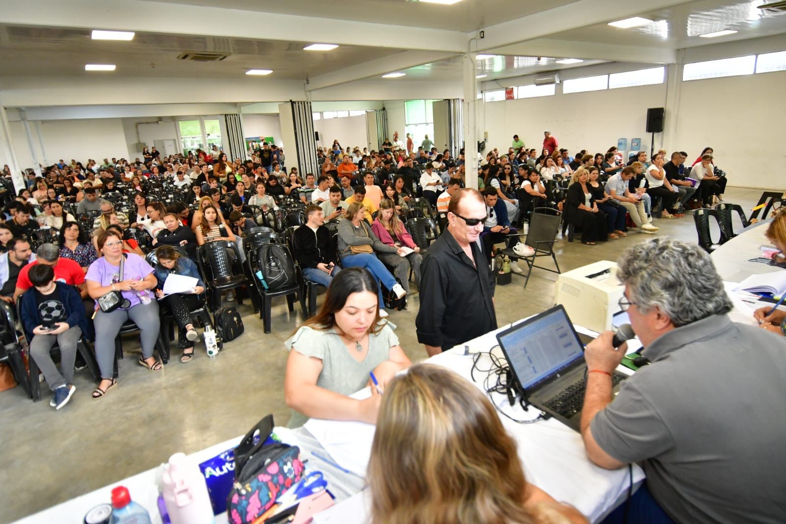 *M&Aacute;S DE 2400 DOCENTES TITULARIZARON EN ESCUELAS PRIMARIAS DE TODA LA PROVINCIA, A TRAV&Eacute;S DE LOS CONCURSOS*