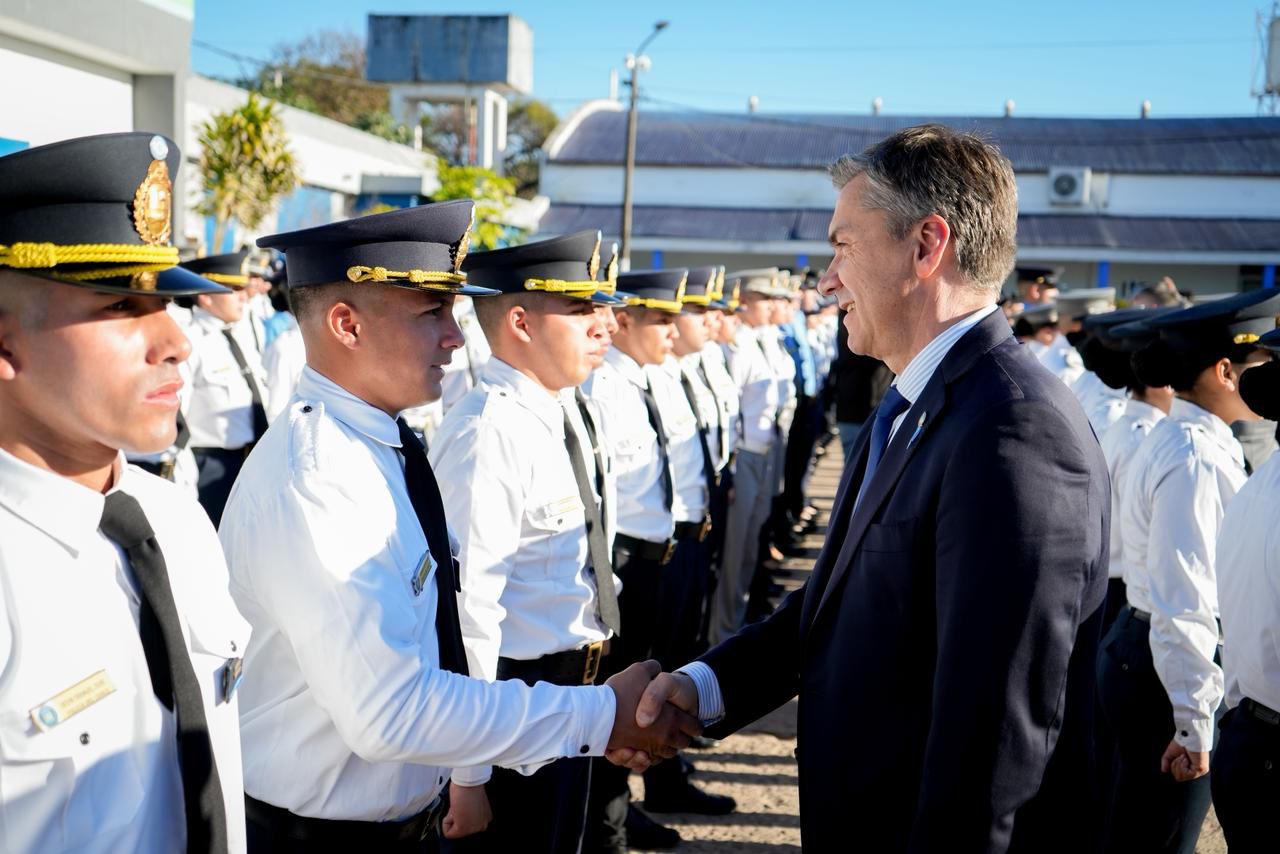 *D&Iacute;A DE LA BANDERA: M&Aacute;S DE 300 ALUMNOS DE LA POLIC&Iacute;A Y DEL SERVICIO PENITENCIARIO JURARON FIDELIDAD A LA ENSE&Ntilde;A NACIONAL*