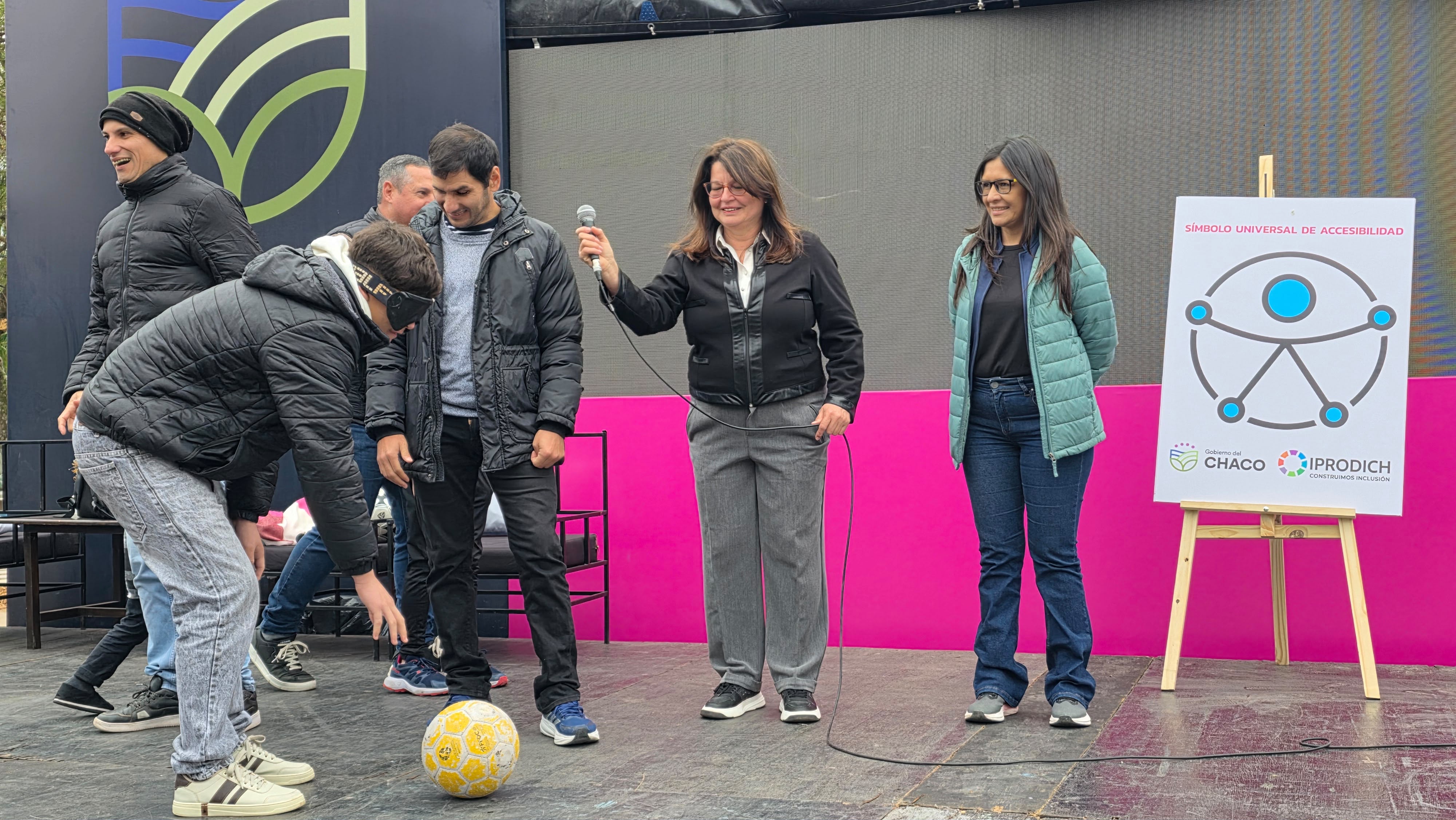 *EN LA BIENAL: IPRODICH PROMUEVE LA ACCESIBILIDAD, LA INCLUSIÓN CON CAA Y FÚTBOL PARA CIEGOS*
