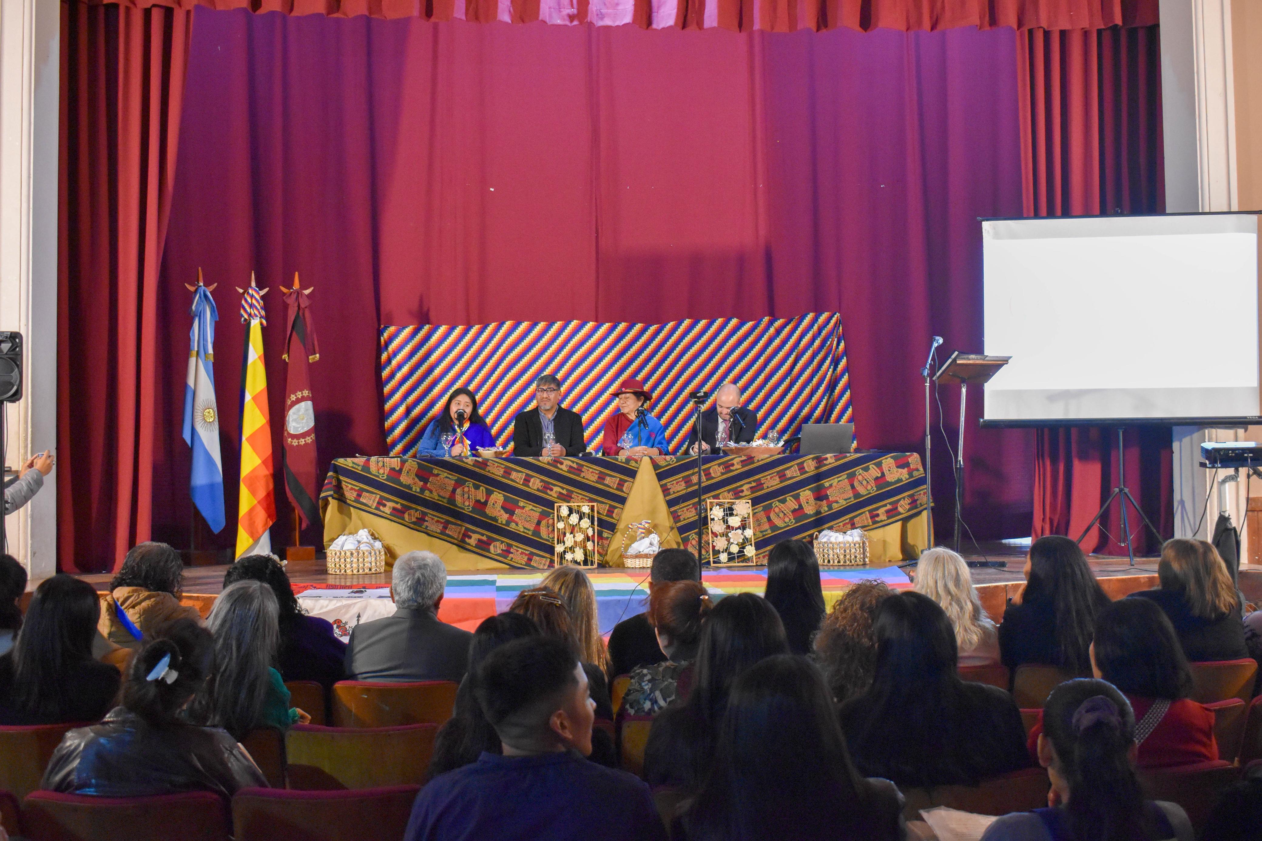 *EDUCACI&Oacute;N INTERCULTURAL: CHACO PRESENTE EN CONGRESO CON REPRESENTACI&Oacute;N PROVINCIAL*