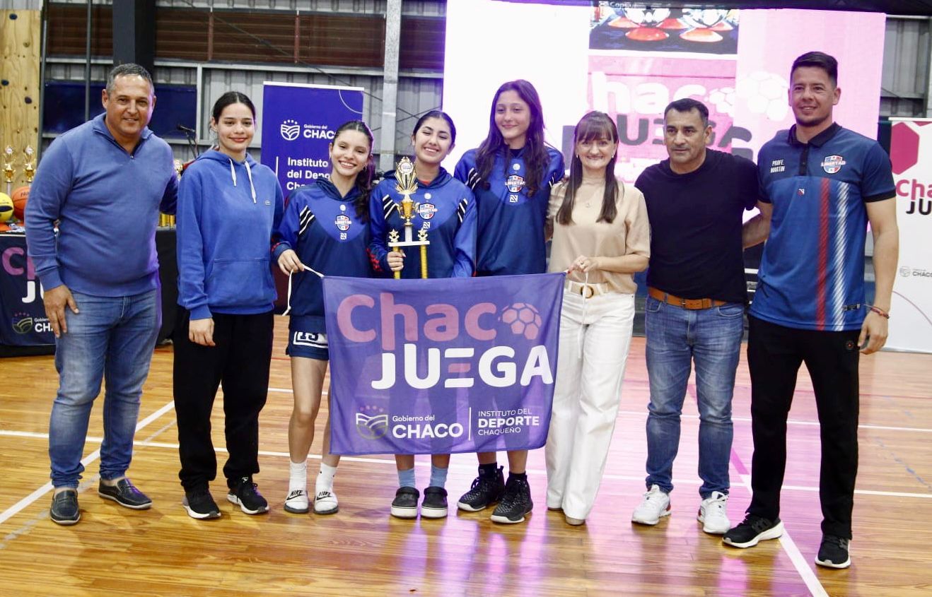 POLIDEPORTIVO JAIME ZAPATA: LA VICEGOBERNADORA SCHNEIDER ACOMPAÑÓ EL CIERRE DE “CHACO JUEGA”