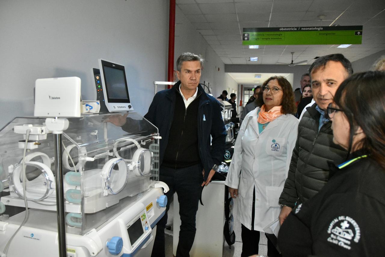 *CASTELLI: EL GOBERNADOR ZDERO ENTREG&Oacute; EQUIPAMIENTOS DE ALTA COMPLEJIDAD PARA EL HOSPITAL DEL BICENTENARIO*