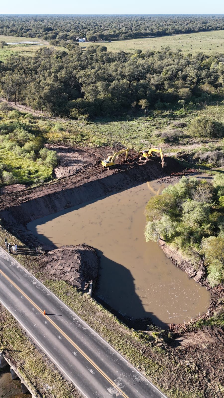 *M&Aacute;S DE 20 A&Ntilde;OS DE ESPERA: INICIARON LOS TRABAJOS DE LIMPIEZA DEL CANAL R&Iacute;O MUERTO*