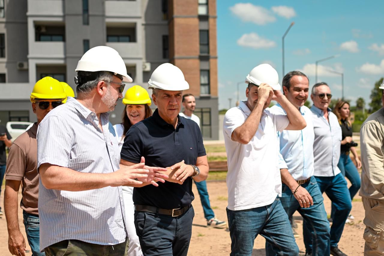 *SAENZ PE&Ntilde;A SUMA M&Aacute;S UNIDADES HABITACIONALES: EL GOBERNADOR ZDERO SUPERVIS&Oacute; HOY LOS TRABAJOS*