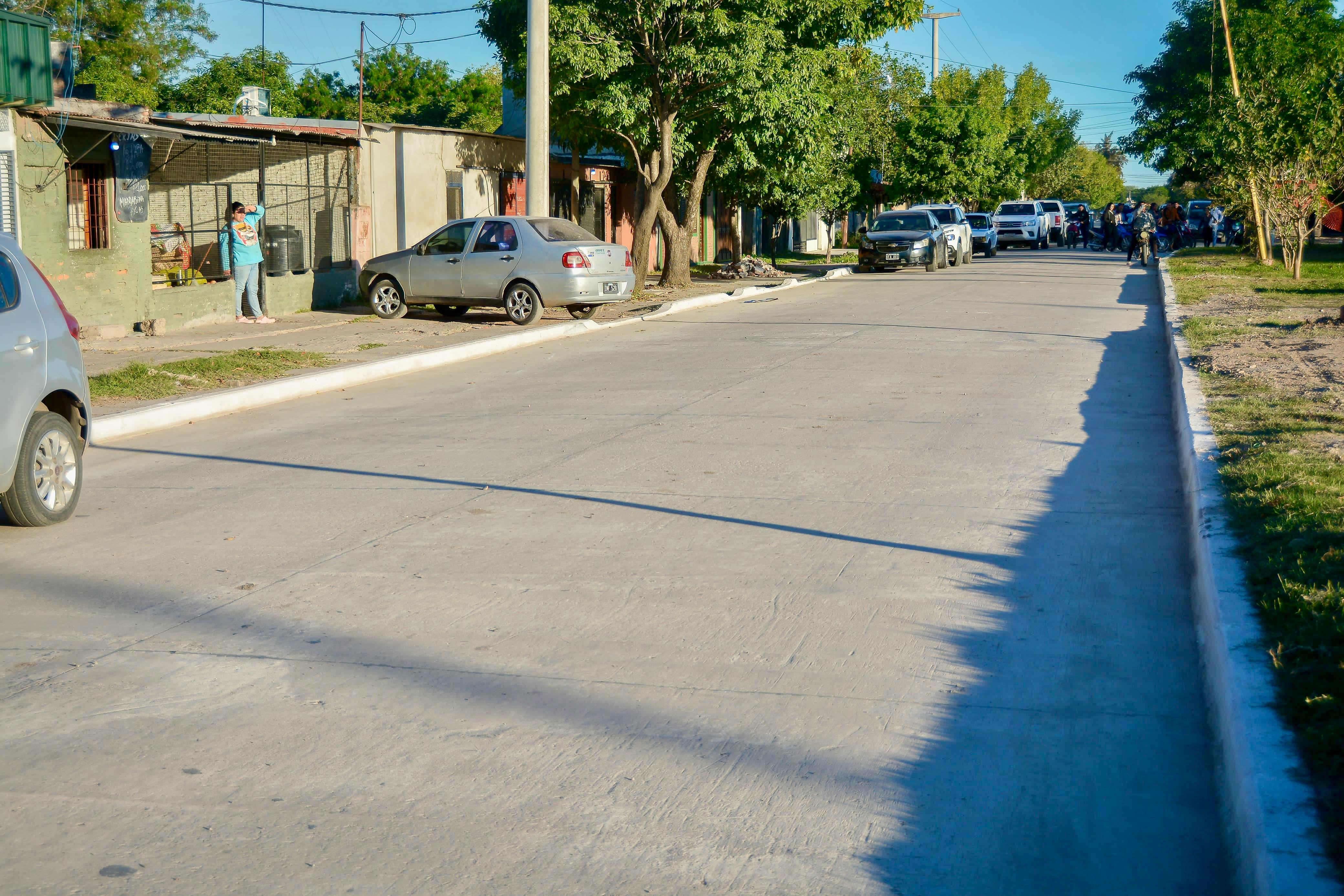RESISTENCIA: EL GOBERNADOR ZDERO INAUGURÓ CUADRAS DE PAVIMENTO URBANO EN EL BARRIO UPCP