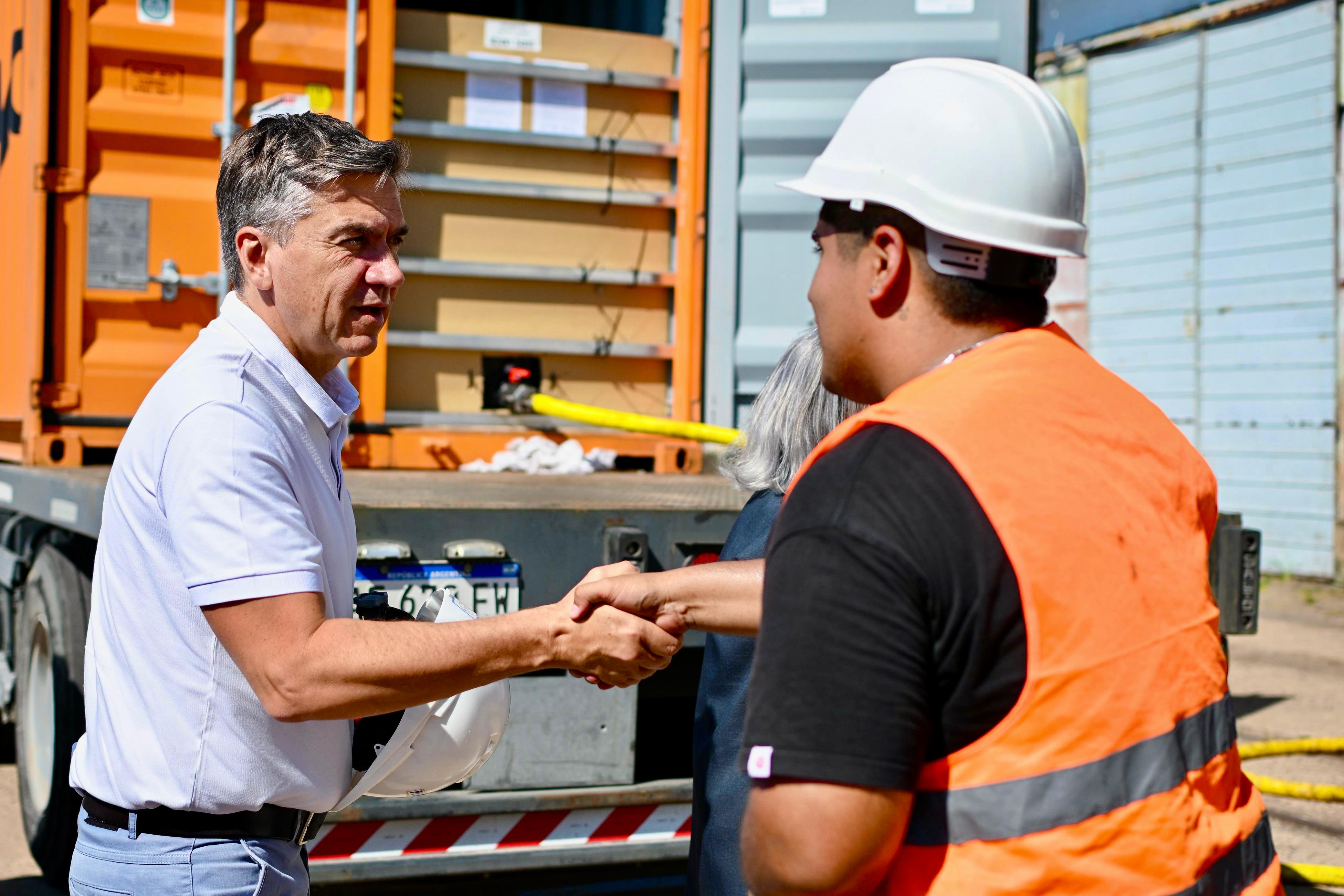 NUEVO LOGRO EN EL PUERTO DE BARRANQUERAS: CHACO EXPORTA ACEITE DE GIRASOL A ESPAÑA